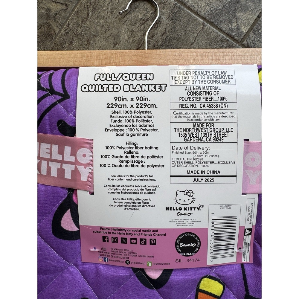 VIRAL Sanrio Hello Kitty Halloween Quilted Blanket Purple Full/Queen 90x90 NWT - Picture 5 of 5